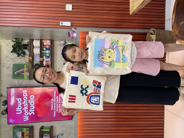 Paint and Sip Ubud creative guest moment 2
