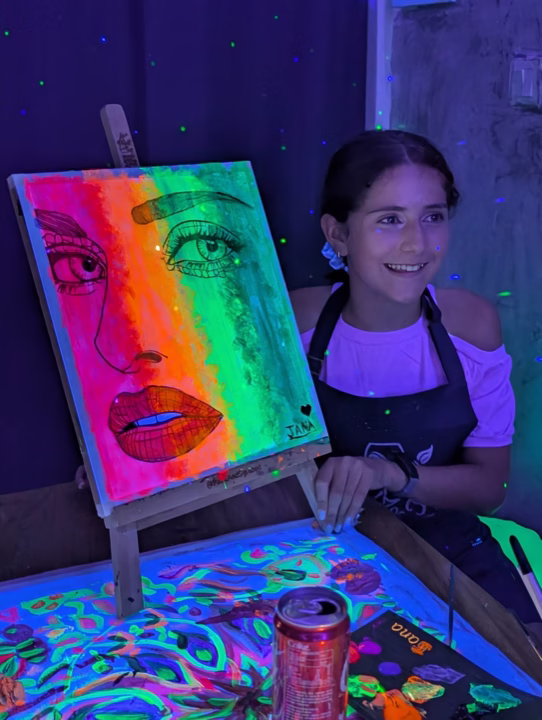 Paint and Sip Ubud creative guest moment 10