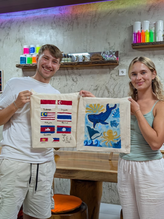 Paint and Sip Ubud creative guest moment 13
