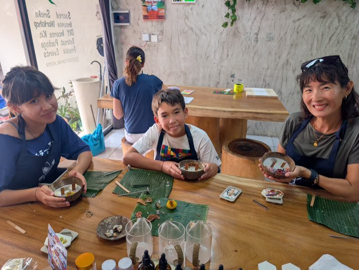 Paint and Sip Ubud creative guest moment 20