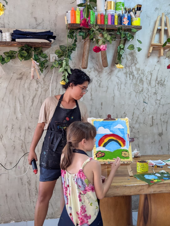 Paint and Sip Ubud creative guest moment 23